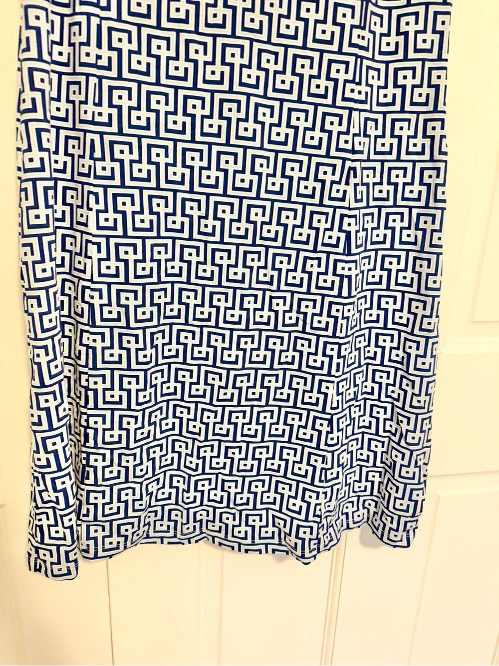 J. McLaughlin Blue White Geometric Sleeveless Shift Dress Size M V-Neck